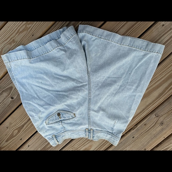 Liz wear pleated shorts - Picture 2 of 4